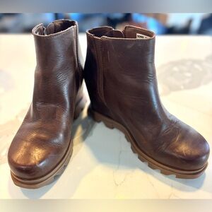 Sorel Joan Of Arctic Wedge III Chelsea Zip Waterproof Ankle Boots - Never Worn!